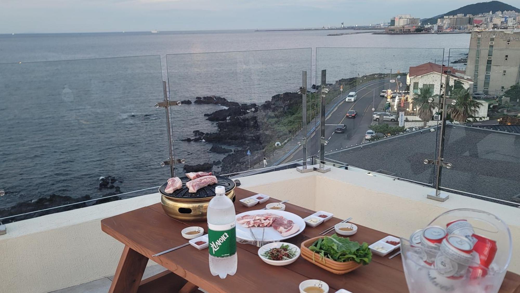 Вилла Jeju Ocean Vill Экстерьер фото